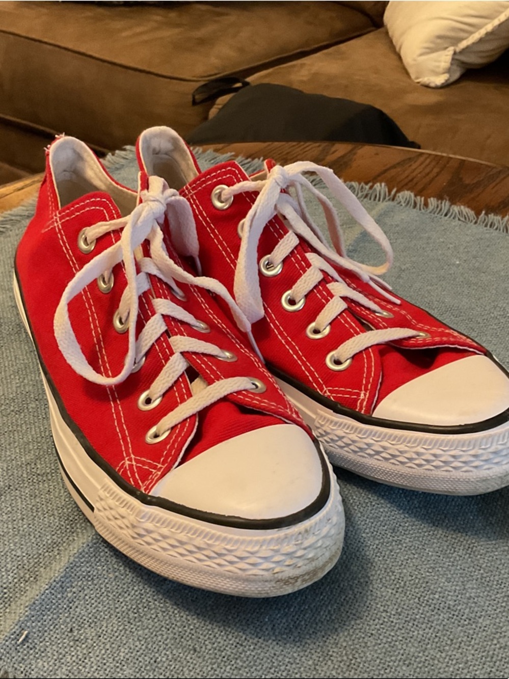Converse Chuck Taylor Men’s Size 7.5 M Women’s Size 9 M Retail $65. Classic Red